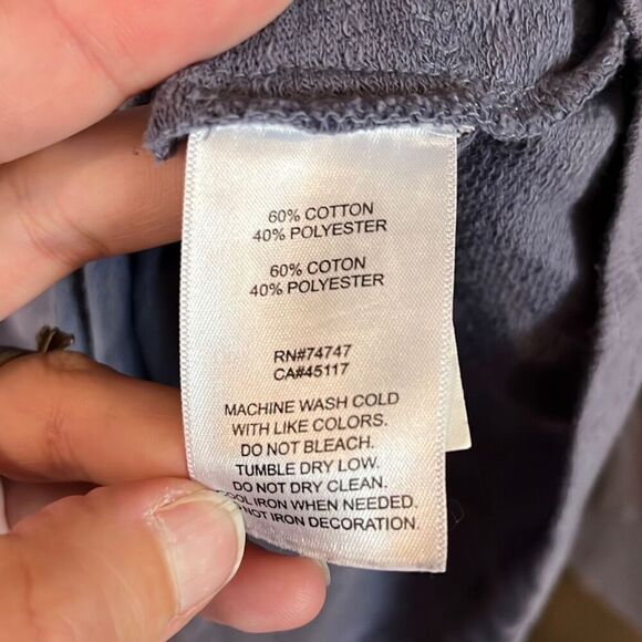 Cabela’s Light Weight Purple Hoodie Small - Picture 5 of 6